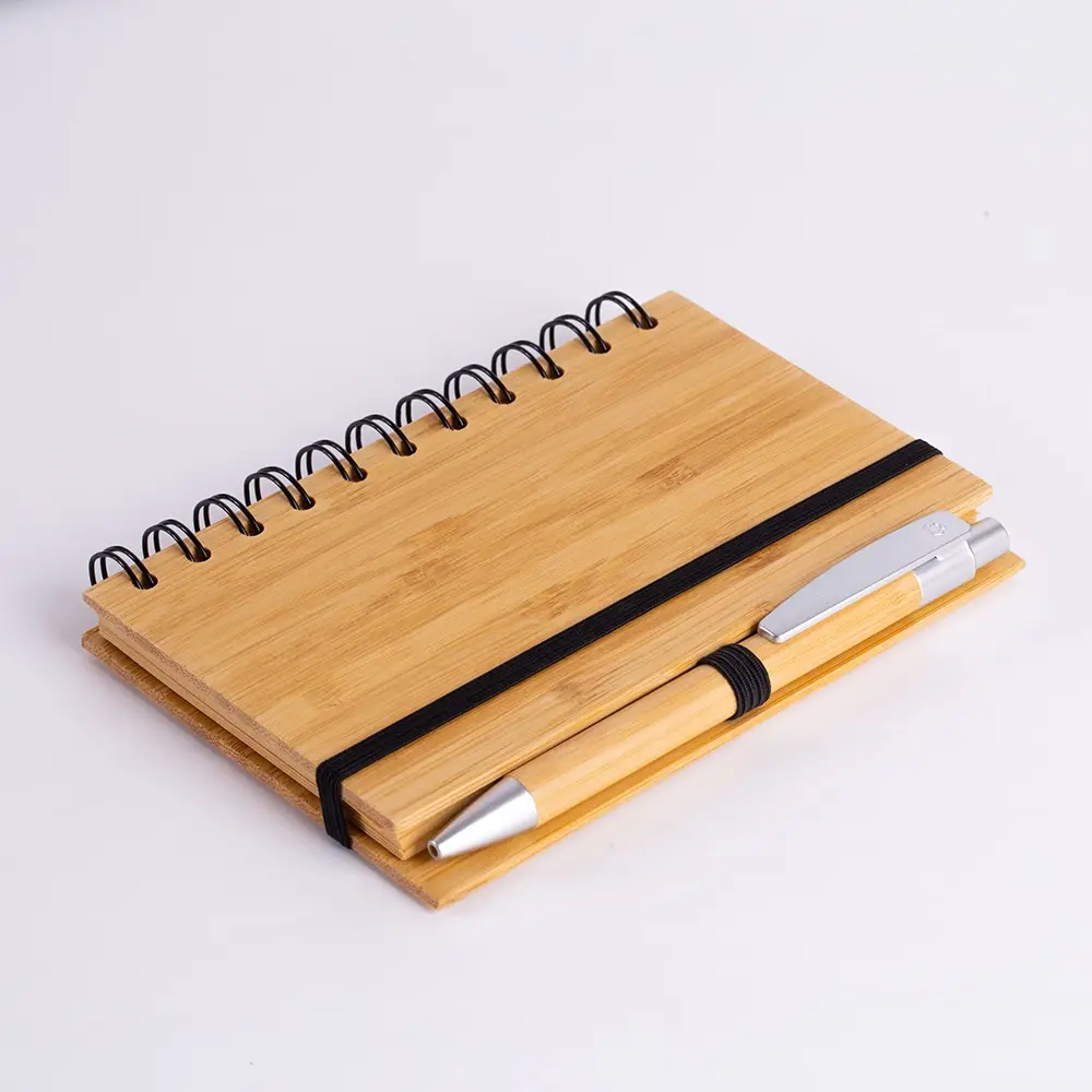 Caderno A6 Capa em Bambu com Caneta Personalizado 
