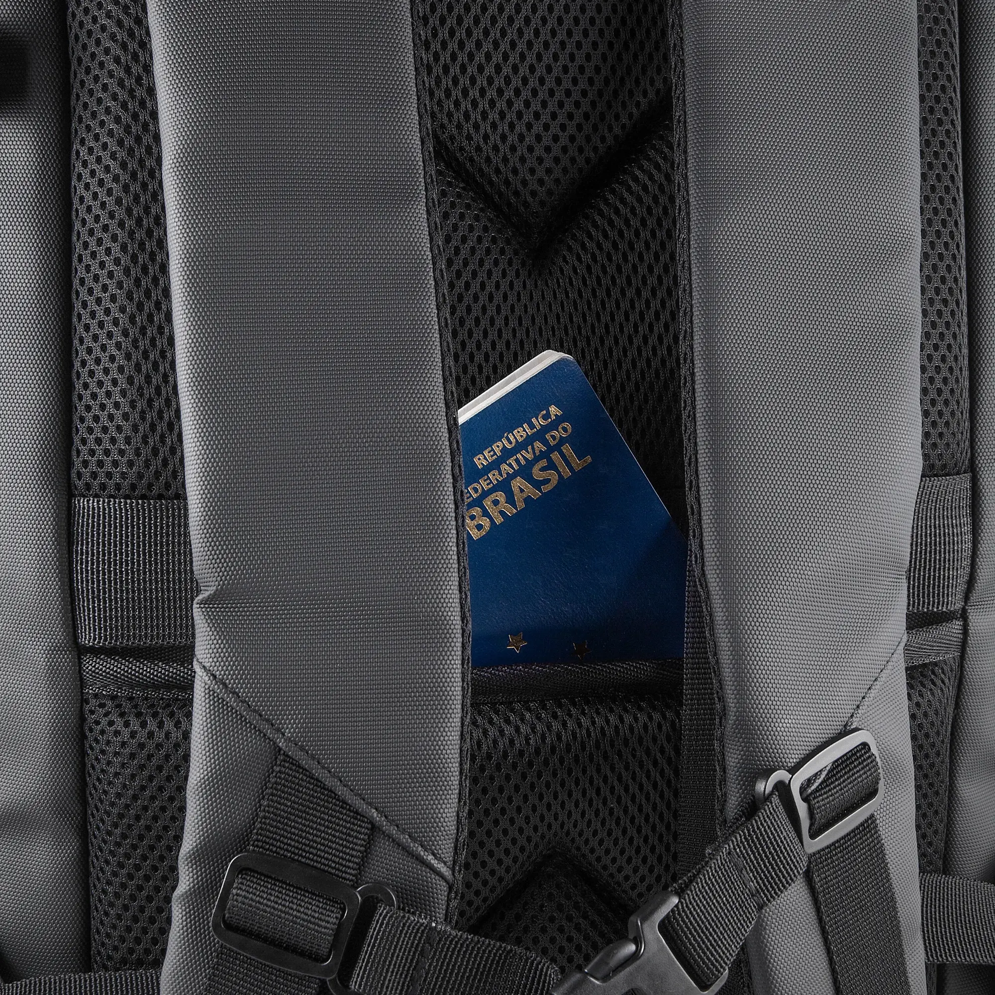 Mochila com Compartimento a Vácuo e Expansor Personalizada 